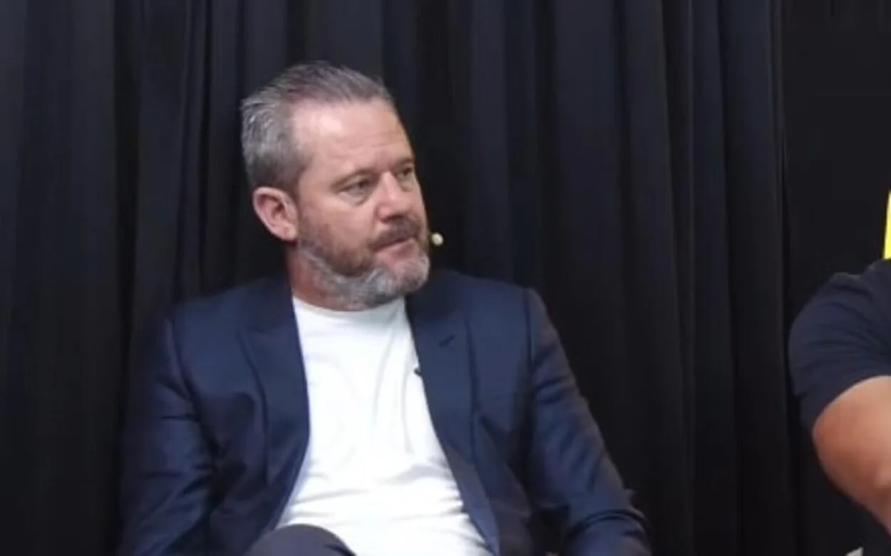 "Me falaram que...": Argel surpreende e diz que Grêmio está "muito próximo" de Hulk Argel fala do Grêmio