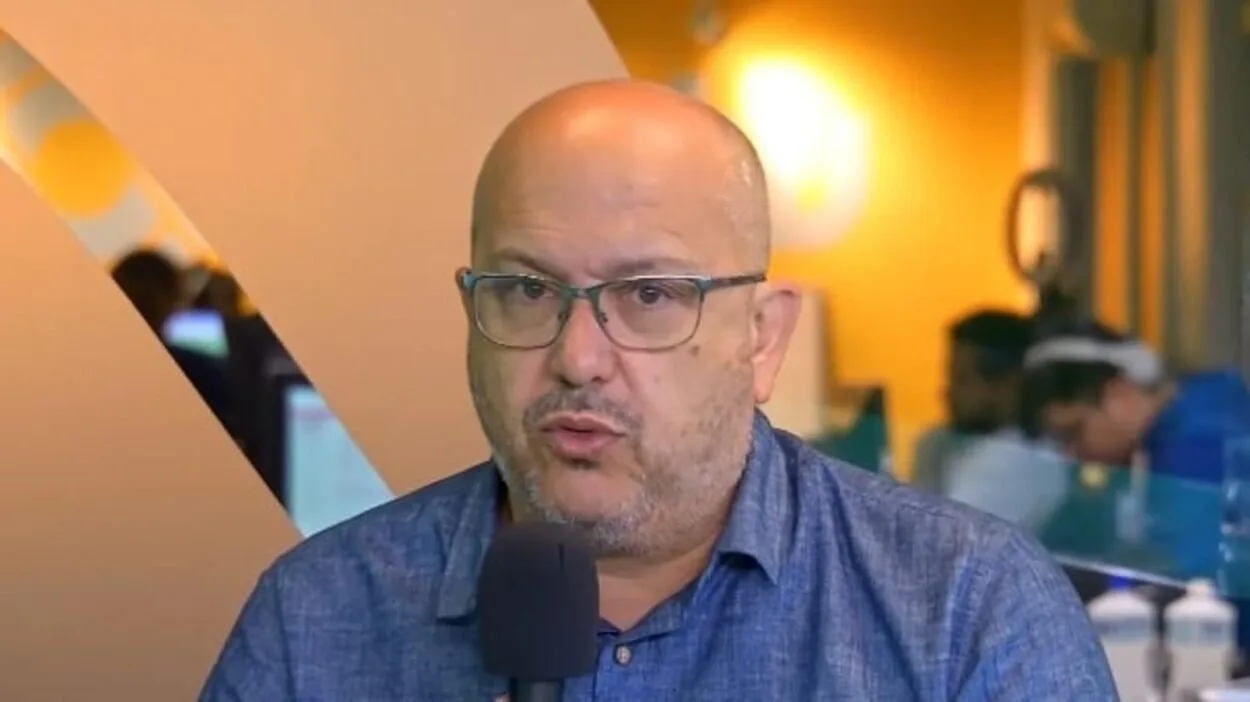 CCD cita jogadores do elenco do Grêmio que deverão ganhar espaço com Luís Castro Cesar Cidade Dias do Grêmio