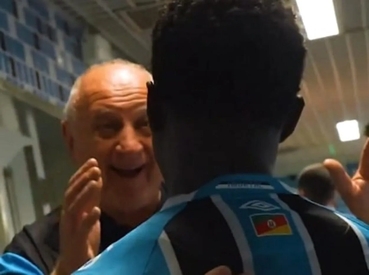 Grêmio intensifica reuniões sobre o elenco e tem Felipão próximo de Luís Castro Felipão e Amuzu