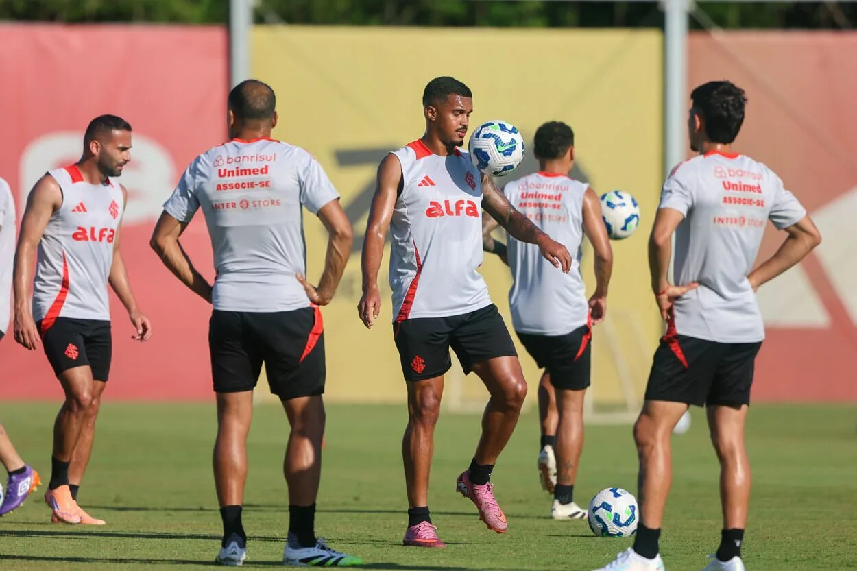 Caindo ou não, Inter já prepara grande reformulação no elenco para 2026 Inter em casa