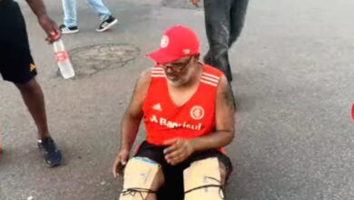 Torcedor do Inter cumpre promessa