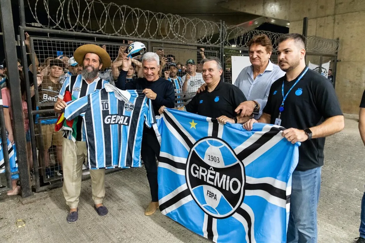 Direção do Grêmio confirma informação que viralizou nos últimos dias sobre Luís Castro Grêmio hoje
