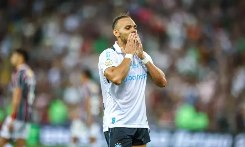 Braithwaite com a camisa do Grêmio