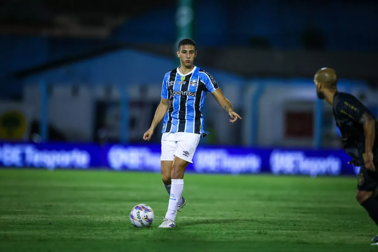 Com dificuldades na criação, Grêmio ainda não terá Monsalve contra o Fluminense Monsalve no Grêmio