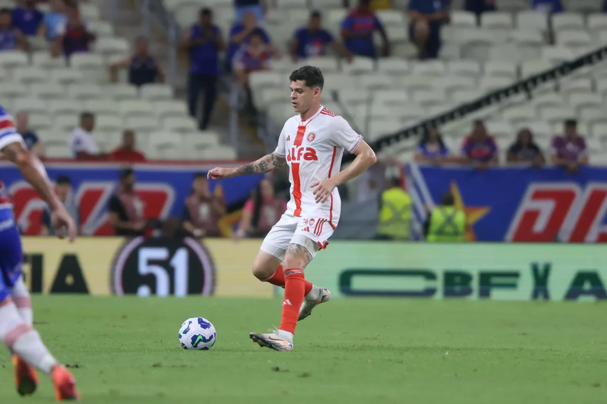 Ronaldo abre Gauchão como titular do Inter, mas tem futuro incerto no clube Ronaldo pelo Inter