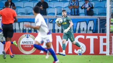 Tiago Volpi pelo Grêmio