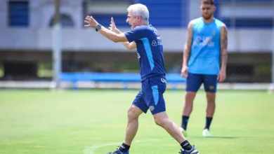 Como foi o segundo dia de trabalho de Luís Castro no comando do Grêmio Luís Castro treina o Grêmio