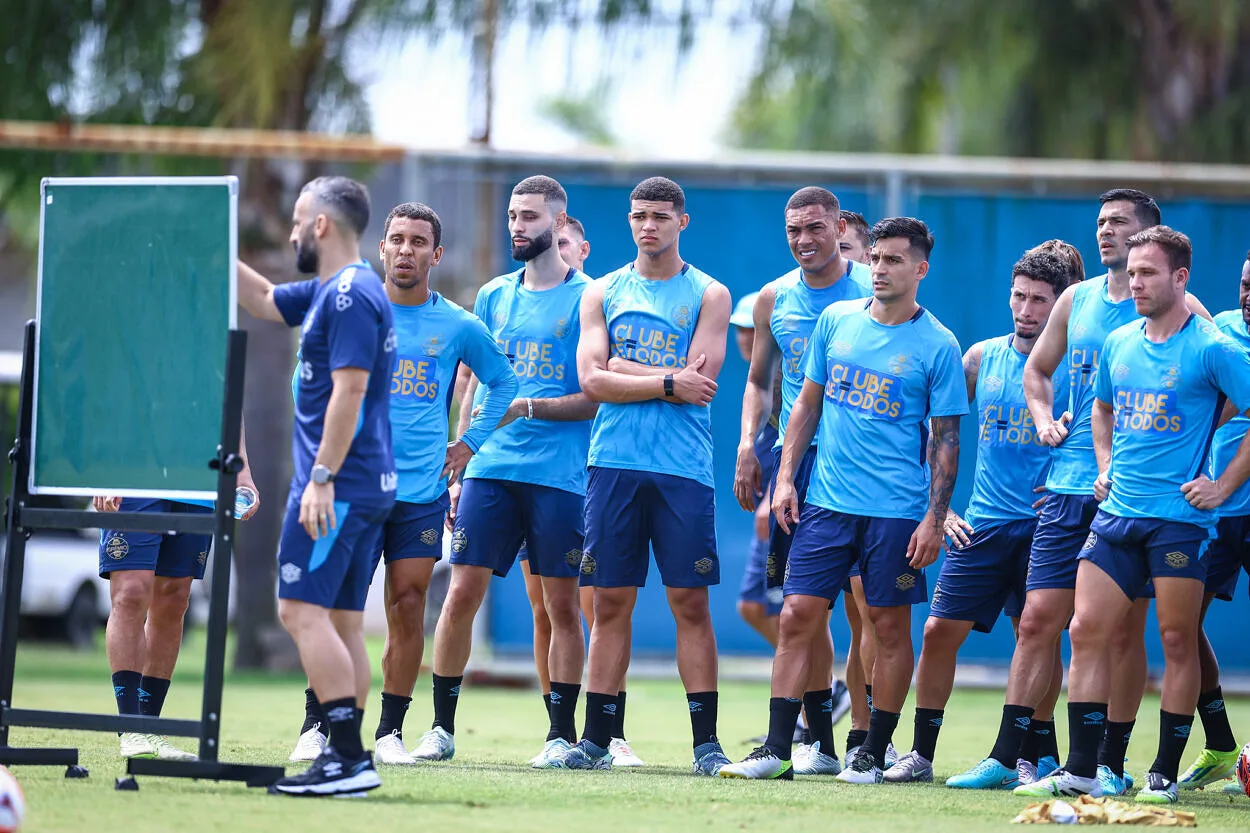 Grêmio decide abrir treinamento e marca data da apresentação do primeiro reforço Grêmio treina