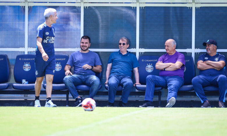 Odorico Roman e Felipão acompanham treino do Grêmio e conversam com Luís Castro Grêmio treina