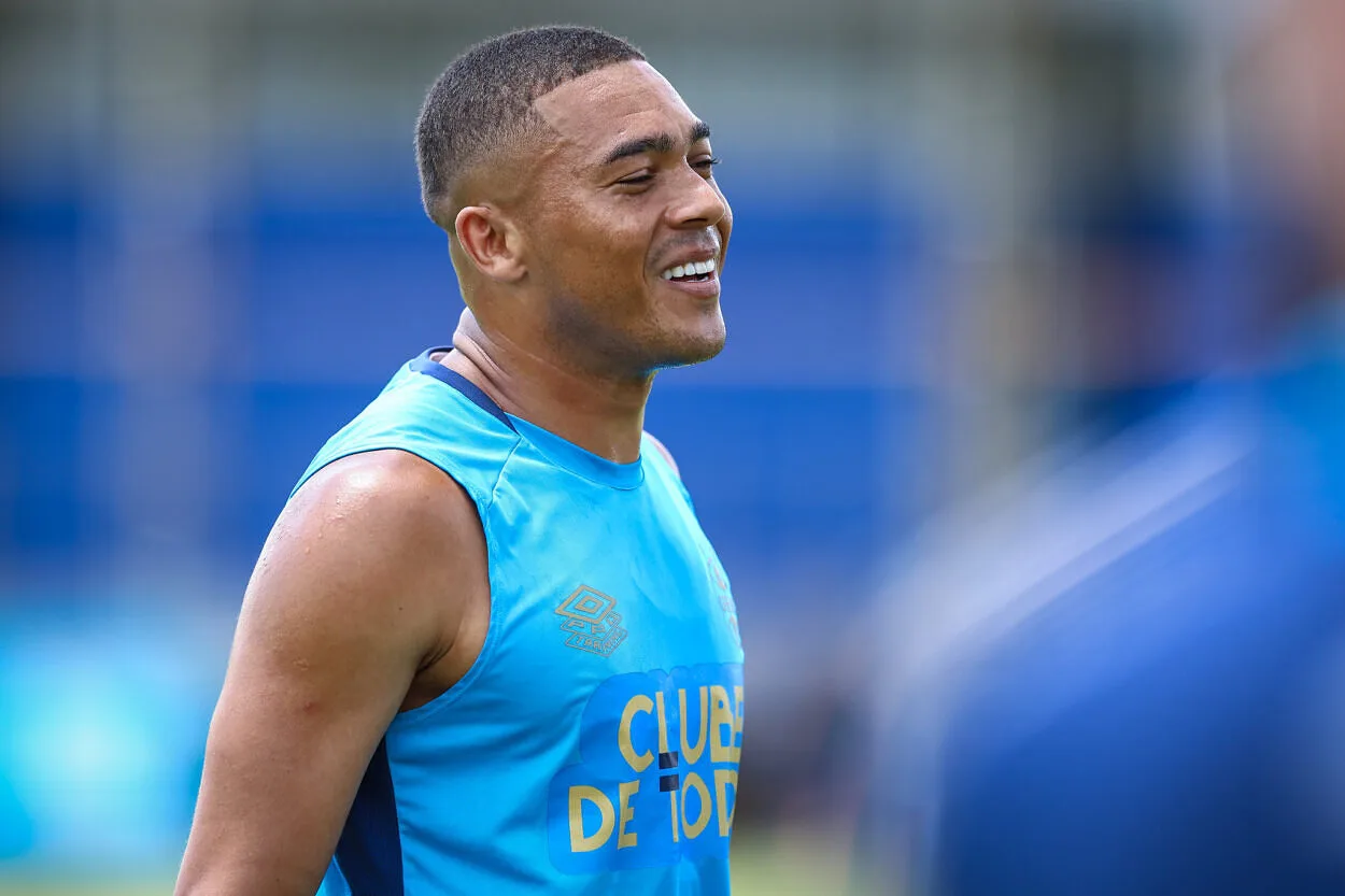 Carlos Vinícius se manifesta antes da estreia na temporada: "Juntos pelo Grêmio" Carlos Vinícius pelo Grêmio