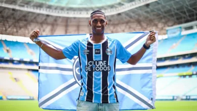 Tetê e + 10: atacante lidera escalação do Grêmio e realiza outro sonho no Gre-Nal Tetê chega ao Grêmio