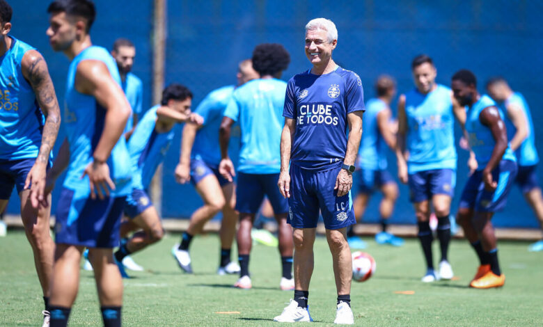 Com muitas mudanças, veja provável Grêmio, horário e onde assistir contra o São José Grêmio hoje