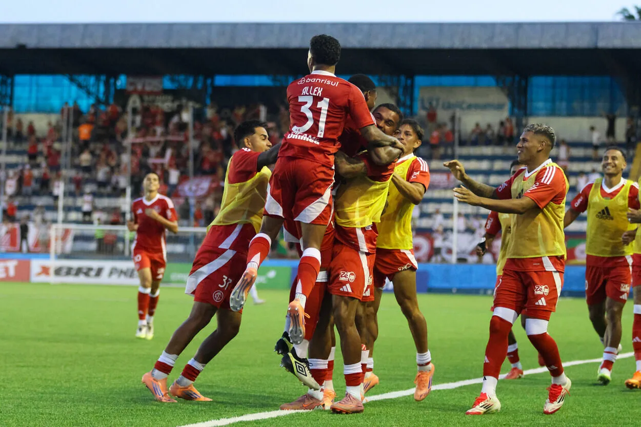 Inter joga fora de casa