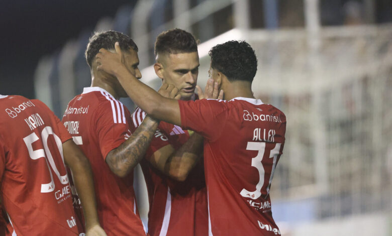 Sem Borré, Inter leva base para Erechim