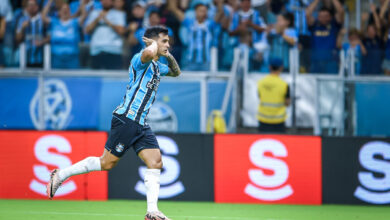 Cristaldo brilha no Grêmio