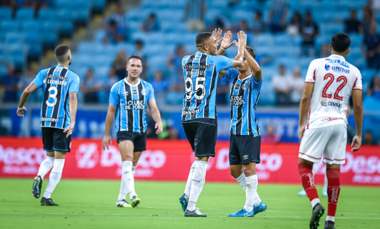 Arthur pelo Grêmio
