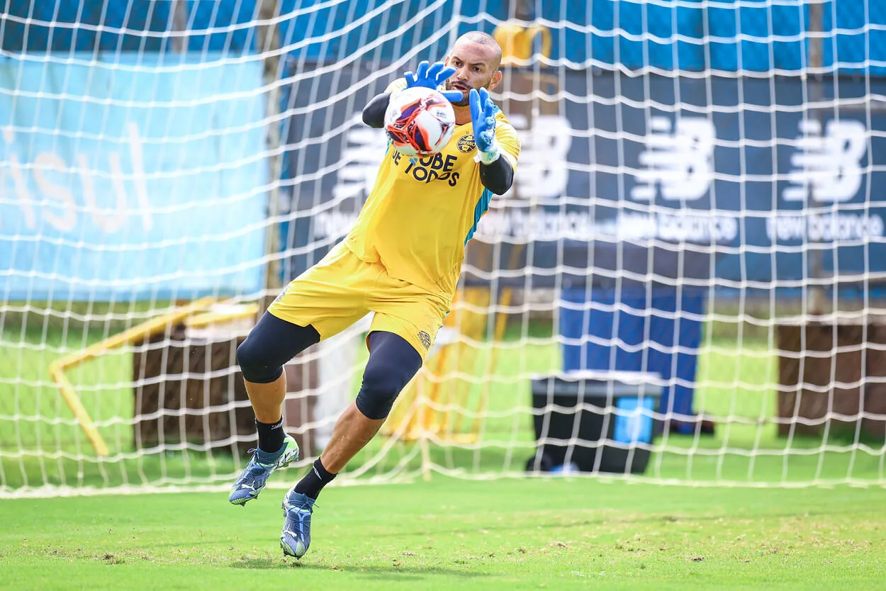Weverton pelo Grêmio