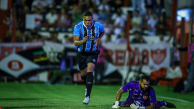 Carlos Vinícius pelo Grêmio