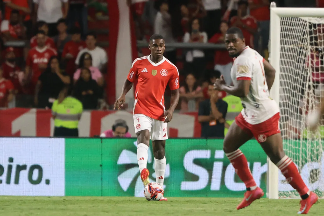 Félix Torres fez gol na estreia