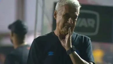 Luís Castro na estreia pelo Grêmio