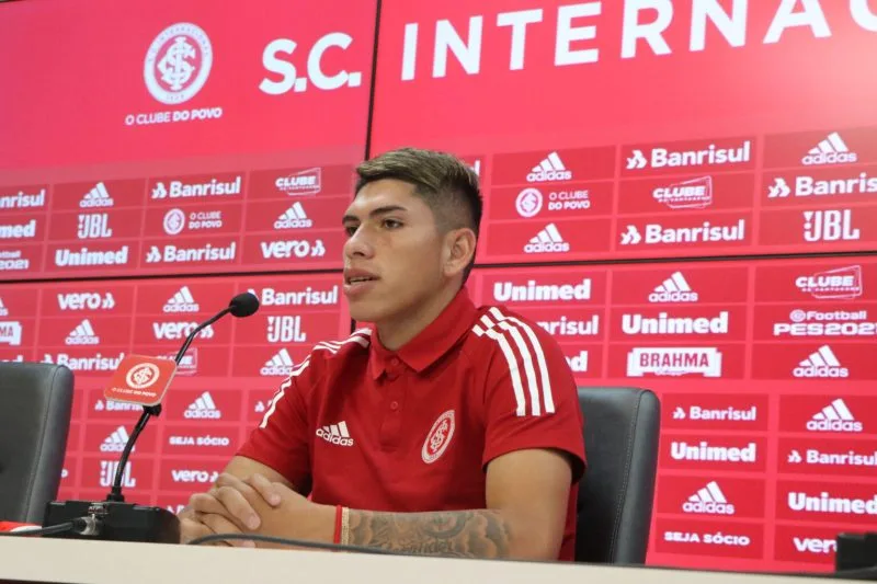 Dívida envolvendo contratação de atacante gera bloqueio nas contas do Inter Palacios pelo Inter