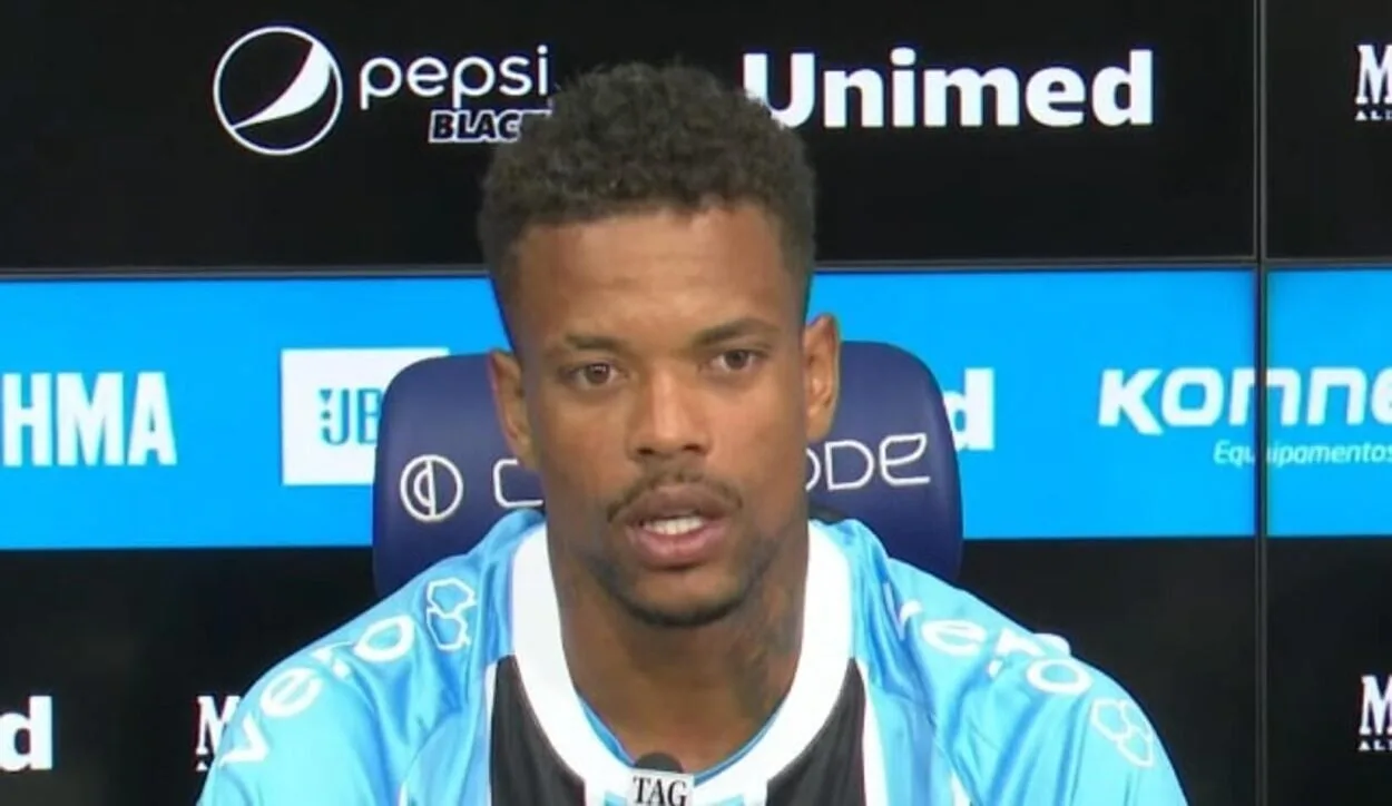 Caio Paulista elogia início de Luís Castro e mira titularidade do Grêmio: "Tenho condições" Caio Paulista do Grêmio