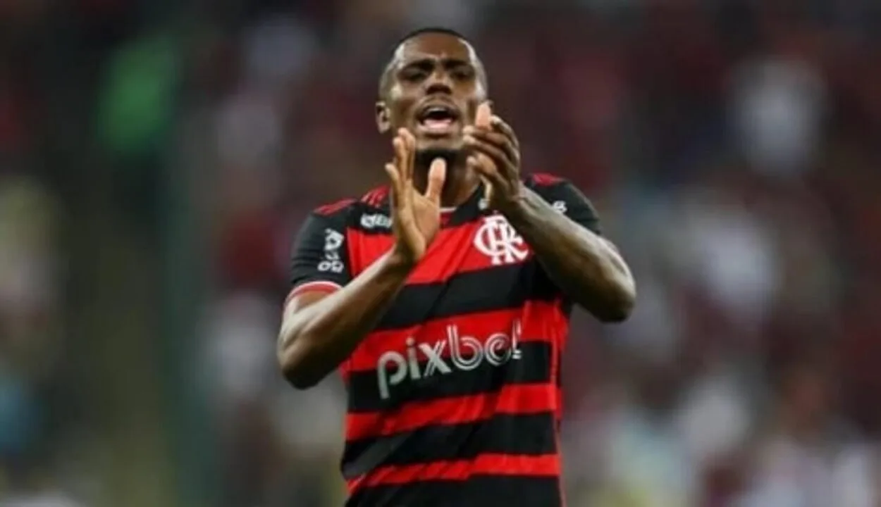 Grêmio libera mais um jogador e recebe resposta do Flamengo sobre volante Grêmio avalia mercado