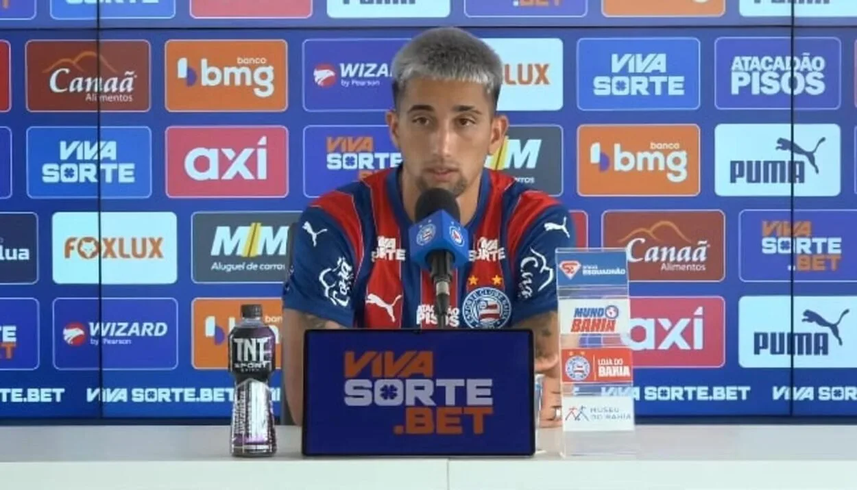 Cristian Olivera se manifesta pela primeira vez após trocar o Grêmio pelo Bahia Olivera no Bahia