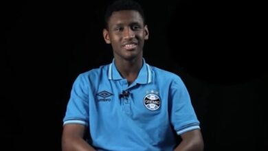 Grêmio anuncia oficialmente a contratação de Tetê: "De volta pra casa" Tetê no Grêmio