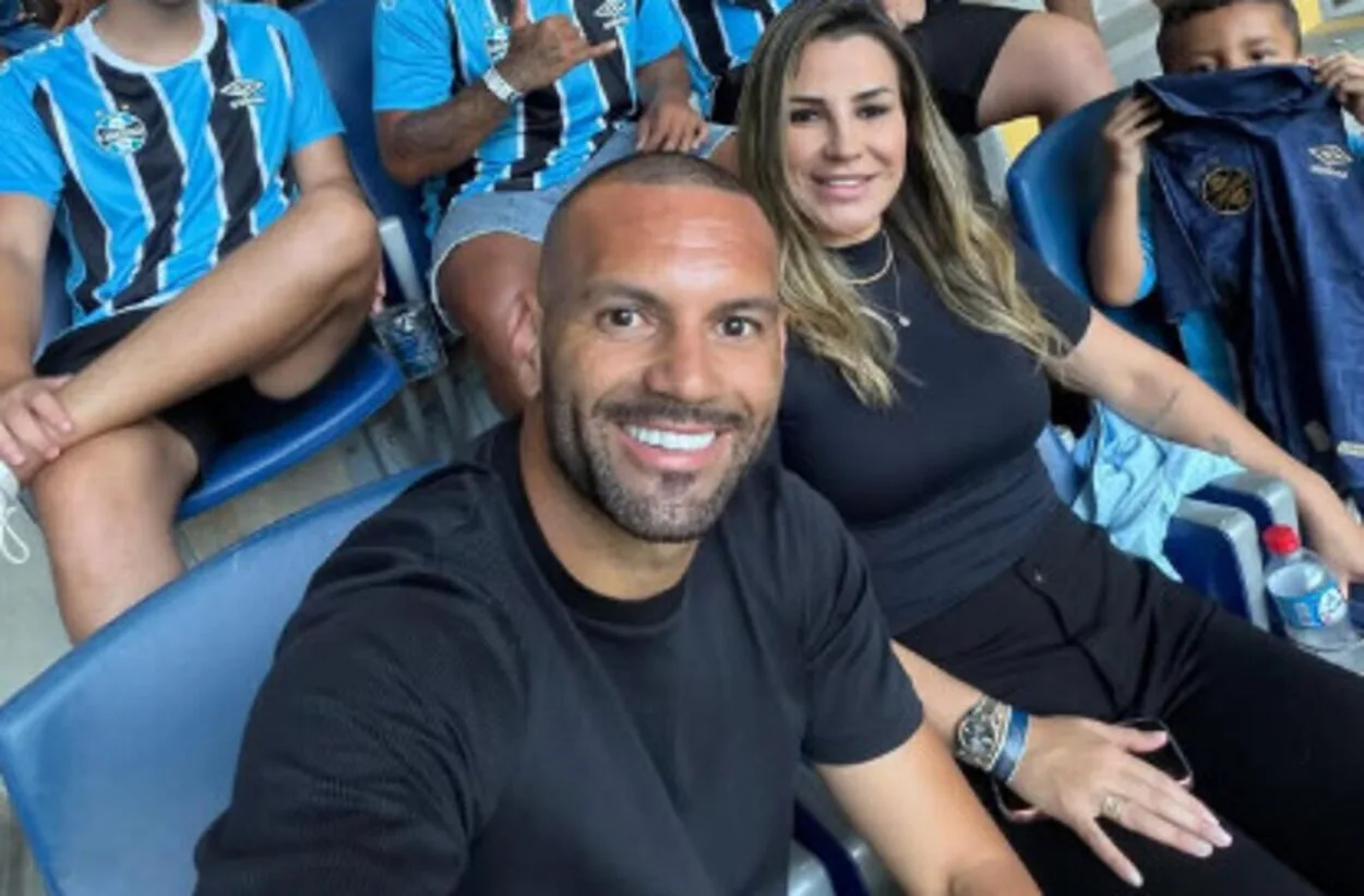 Weverton pelo Grêmio