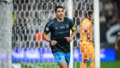 Suárez fez gol pelo Grêmio contra o Corinthians