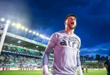 Tiago Volpi pelo Grêmio