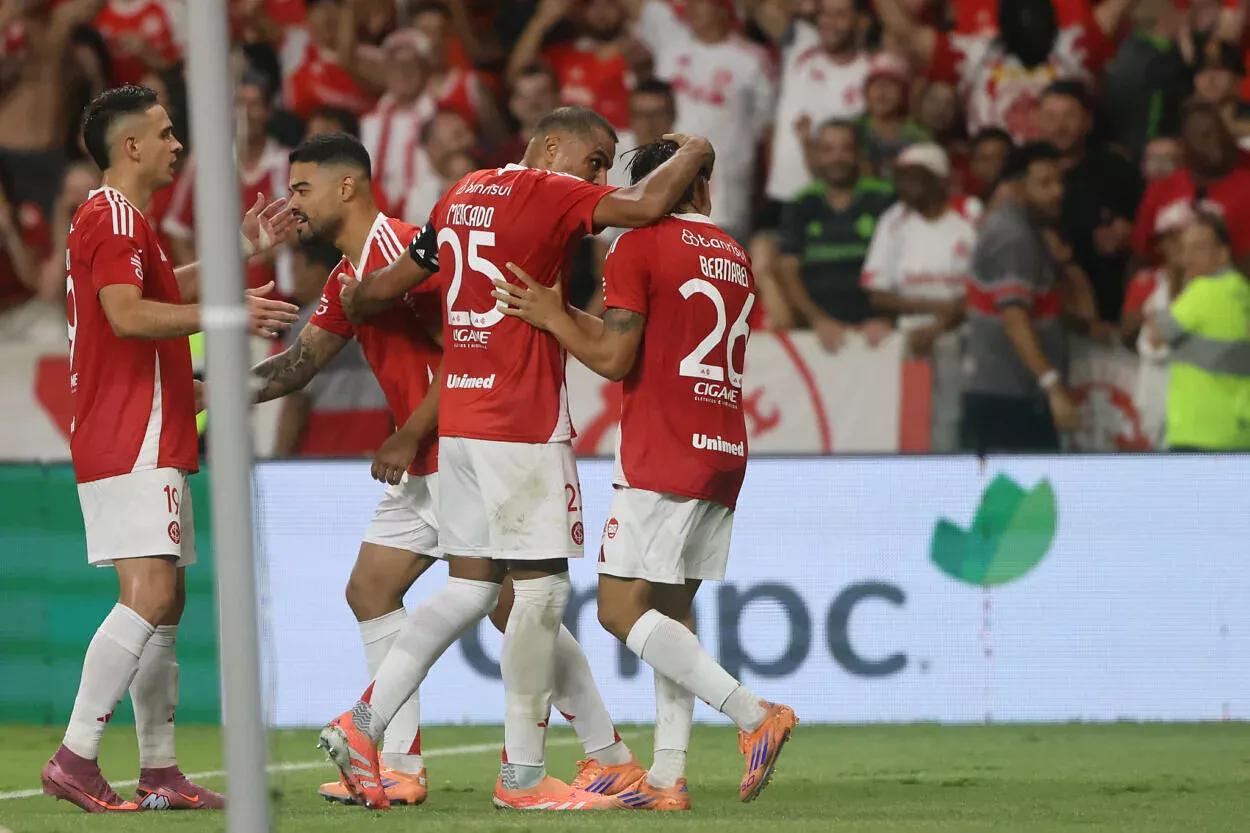 No reencontro com Odair Hellmann, Inter está escalado com mudanças para a estreia do Brasileirão Inter vence em casa