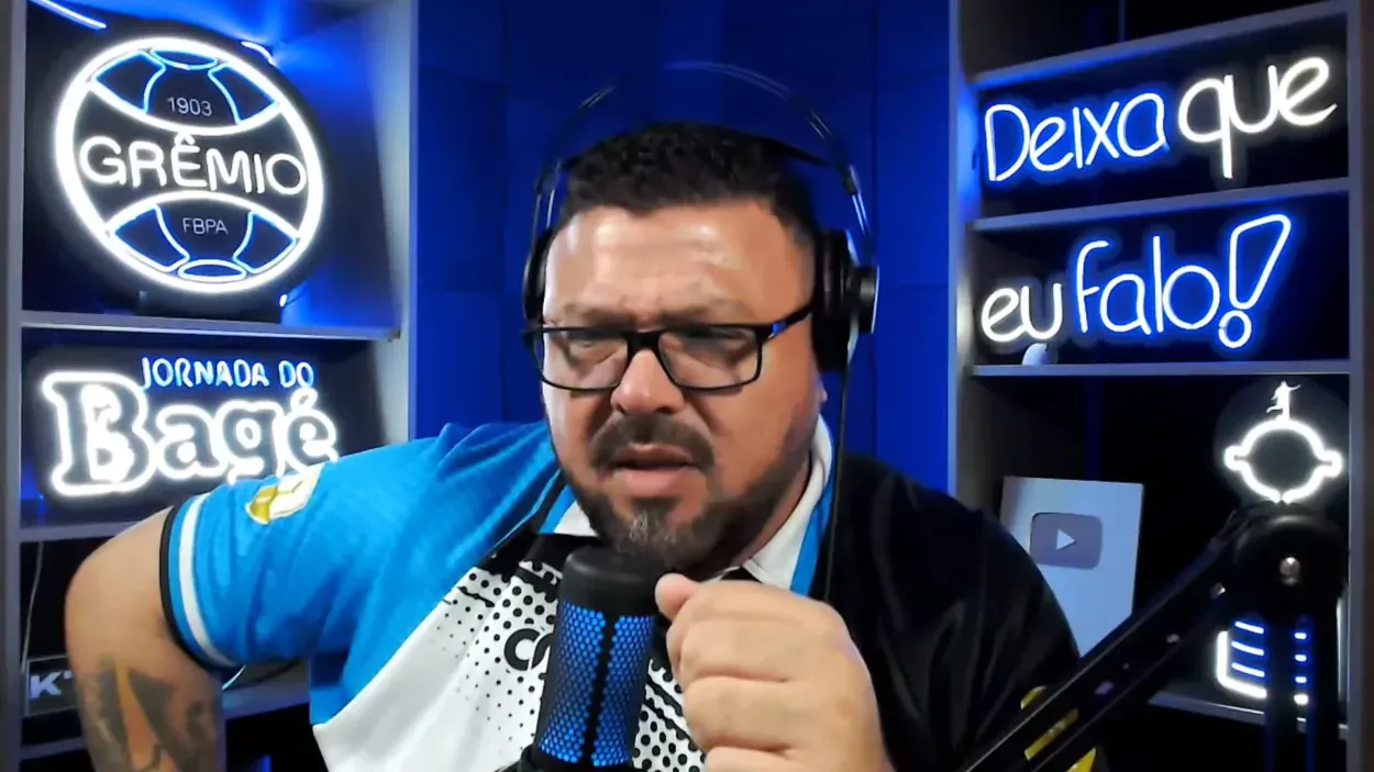 Aléx Bagé comentando empate do Grêmio com Atlético Grau, do Peru. Foto: YouTube/Canal do Alex Bagé