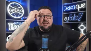 Alex Bagé, jornalista e gremista, cobrindo o Grêmio. Revela que conversou com Marcelo Marques em sua casa na noite anterior da desistência à presidencia.