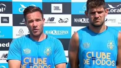 Arthur descarta "cadeira cativa" no Grêmio e revela palavra favorita de Luís Castro Arthur e Kannemann no Grêmio