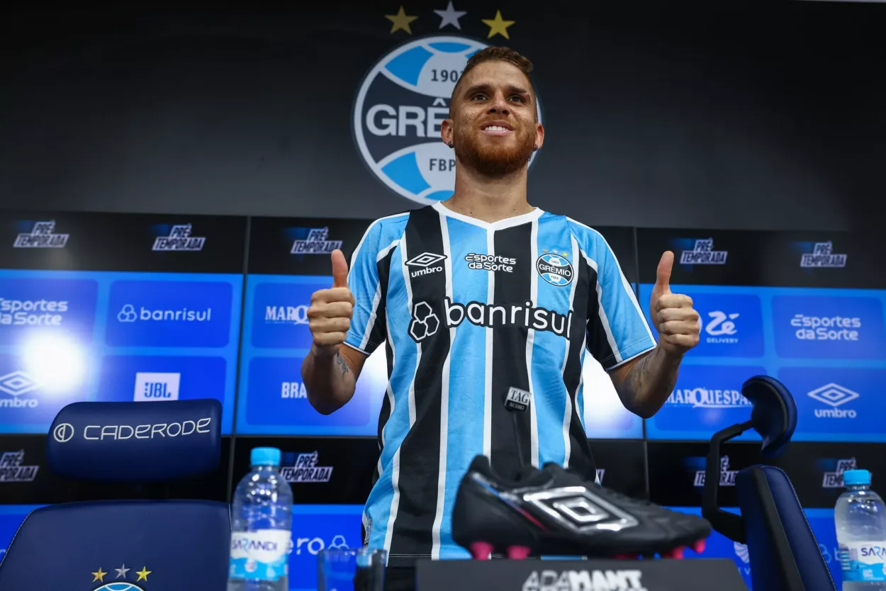 Grêmio se manifesta sobre situação de Cuéllar após a chegada de dois novos volantes Grêmio de Cuéllar