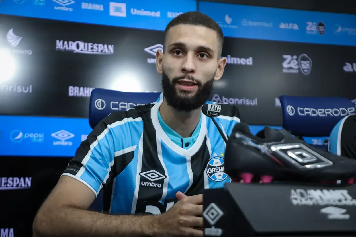 Expulso contra o São Paulo, Wagner Leonardo sobra até do banco em Grêmio x Juventude Wagner Leonardo Grêmio