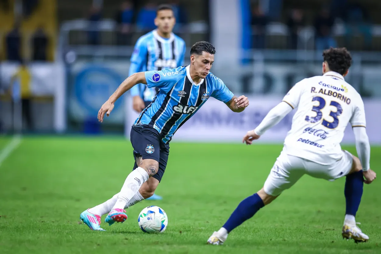 Grêmio com Pavón