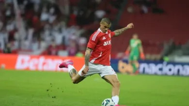 Roger Machado feliz com Benítez