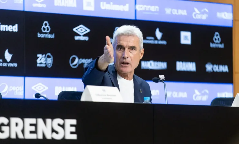 Repórter faz pedido especial para Luís Castro antes de jogo do Grêmio: "Não desiste dele" Botafogo já teve Luís Castro, hoje no Grêmio