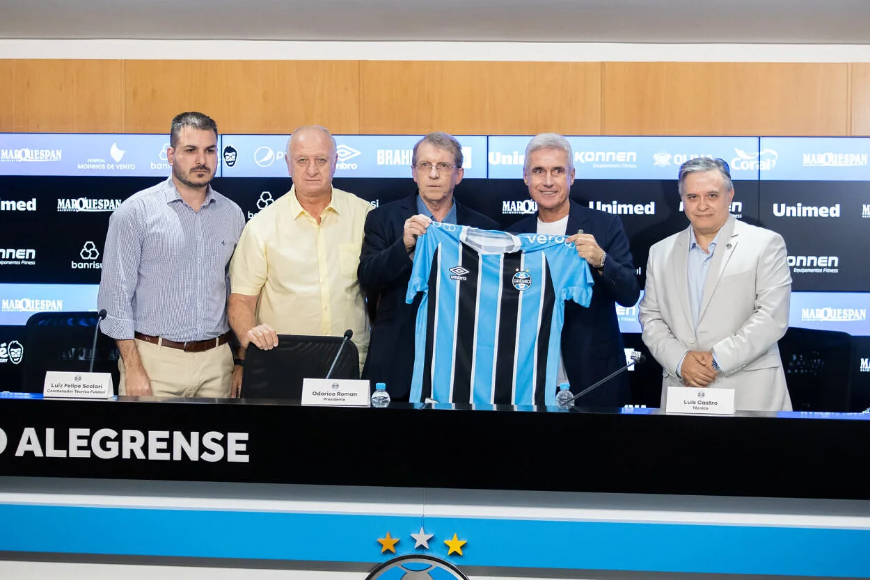 Pelaipe marca presença no vestiário do Grêmio e reforça confiança em Luís Castro Grêmio