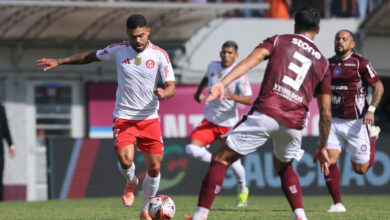 Caxias reclama da arbitragem na derrota para o Inter: "Nós fomos prejudicados" Inter contra o Caxias