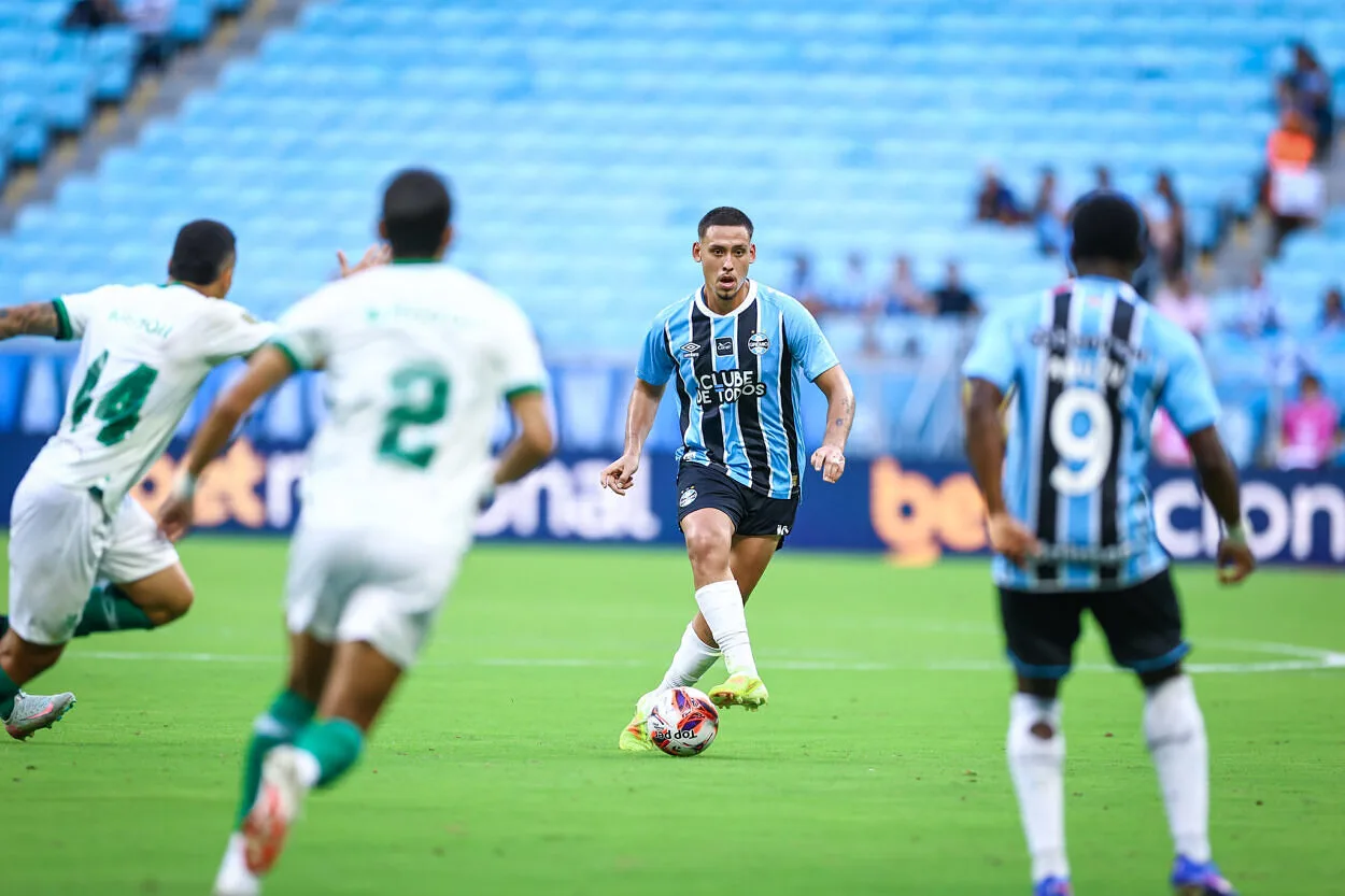 Grêmio com Noriega