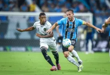 Grêmio confirma ausência de Arthur, mas tem novidade entre os relacionados Arthur do Grêmio