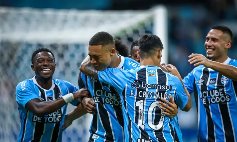 Carlos Vinícius pelo Grêmio