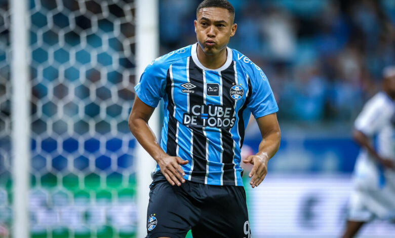 Carlos Vinícius hoje