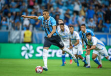 Carlos Vinícius pelo Grêmio