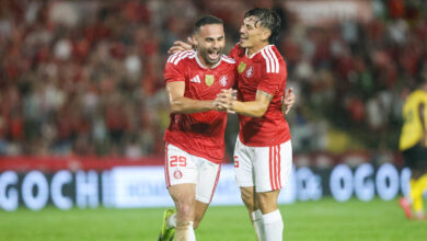 Thiago Maia expõe a cobrança diária de Pezzolano no Inter Thiago Maia e Bernabei, jogadores do Inter