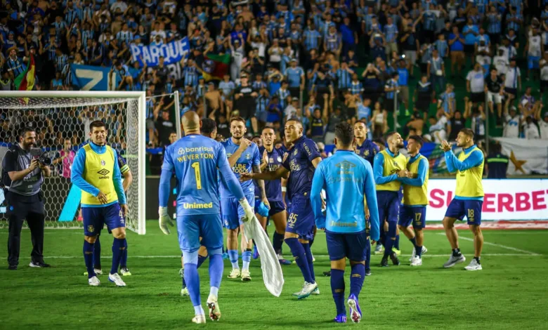 Pavón na lateral e Mec no meio: Grêmio está escalado para pegar o Atlético-MG Grêmio na final